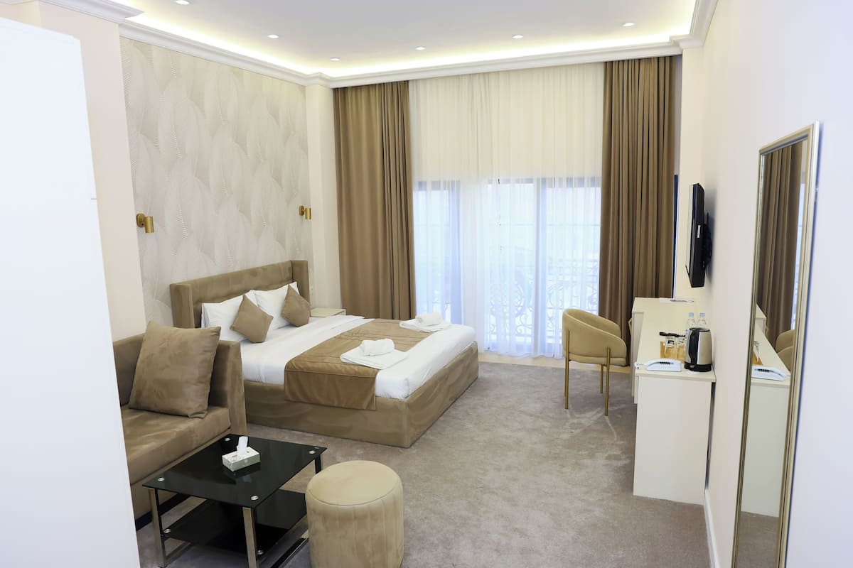 Deluxe Tek Büyük Yataklı Oda | Ses yalıtımı, ütü/ütü masası, ücretsiz kablosuz İnternet