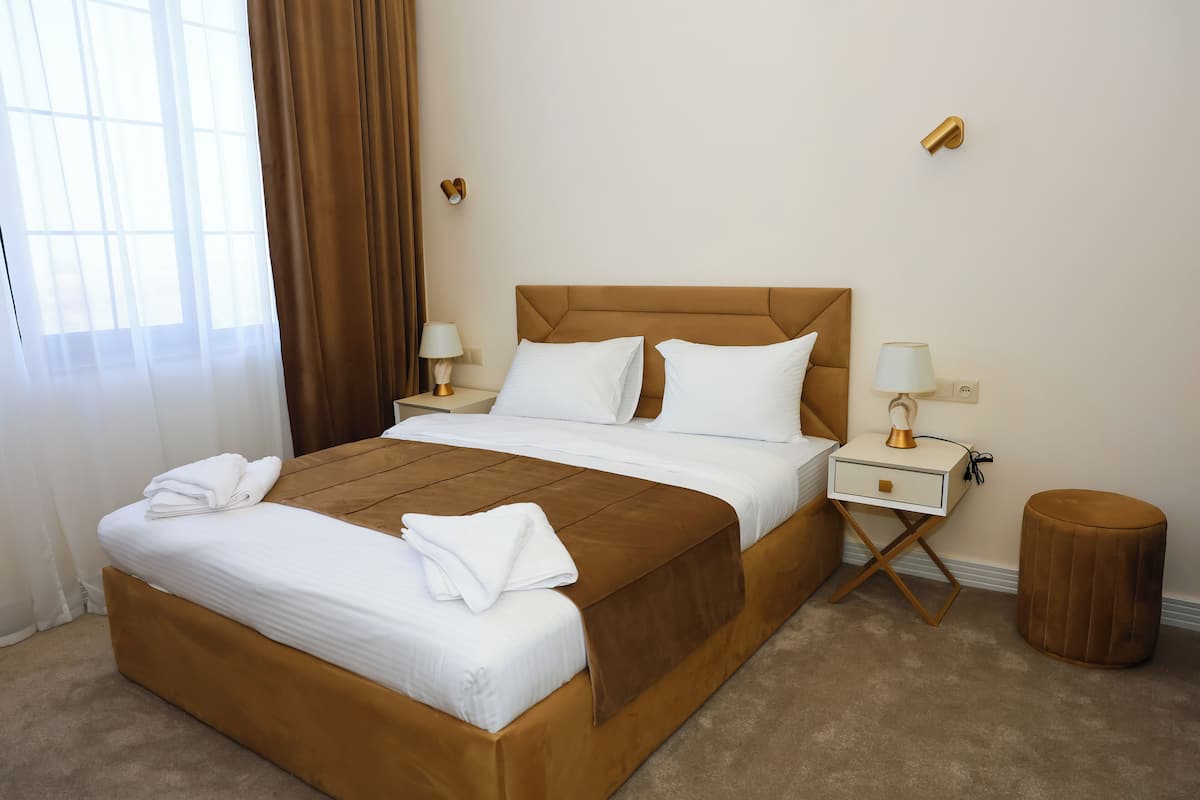 Ses yalıtımı, ütü/ütü masası, ücretsiz kablosuz İnternet