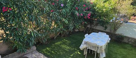 تناول الطعام بالخارج