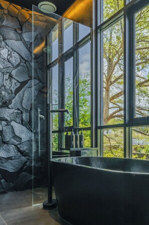 Villa, 3 Schlafzimmer | Badezimmer | Regendusche, kostenlose Toilettenartikel, Handtücher, Seife