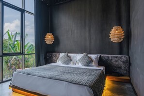 3 habitaciones, decoración personalizada y muebles diferentes 