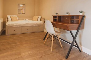 1 bedroom, iron/ironing board, travel cot, WiFi