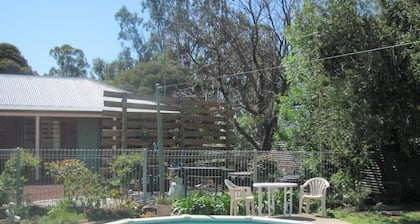 barham colonial motel