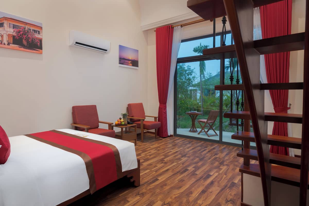Phòng, ban công (Family Suite) | Bộ trải giường bằng vải cotton Ai Cập, bộ đồ giường cao cấp
