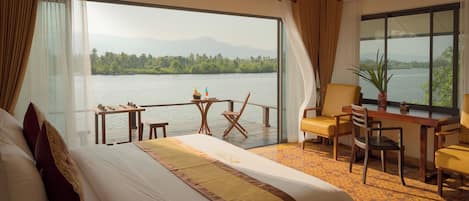 Egyptian cotton sheets, premium bedding, down duvets, pillow-top beds