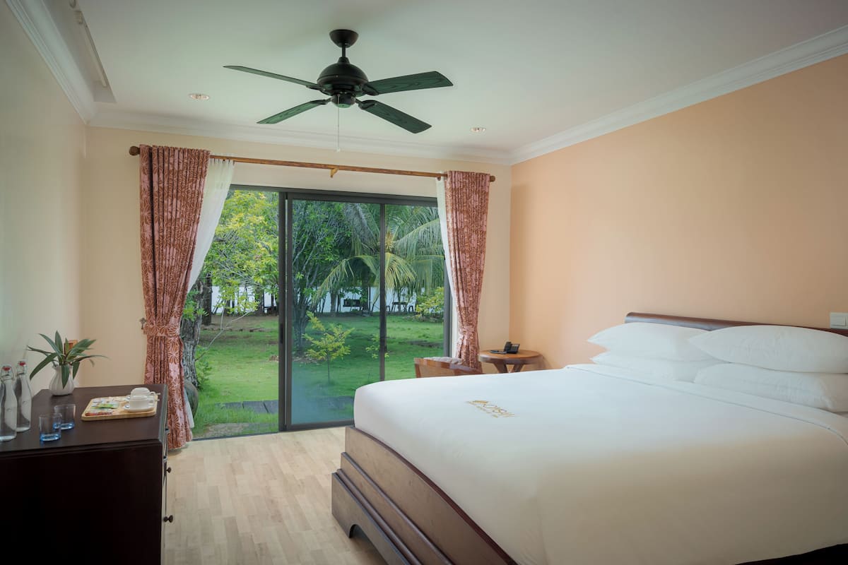 4 Bedroom Family Villa River View | Egyptian cotton sheets, premium bedding, down comforters, pillowtop beds