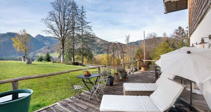 Ferienwohnung Unternberg" mit Bergblick, Gemeinschaftsterrasse und WLAN