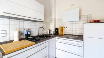 KylskÄp, mikrovÄgsugn, ugn och spishÀll