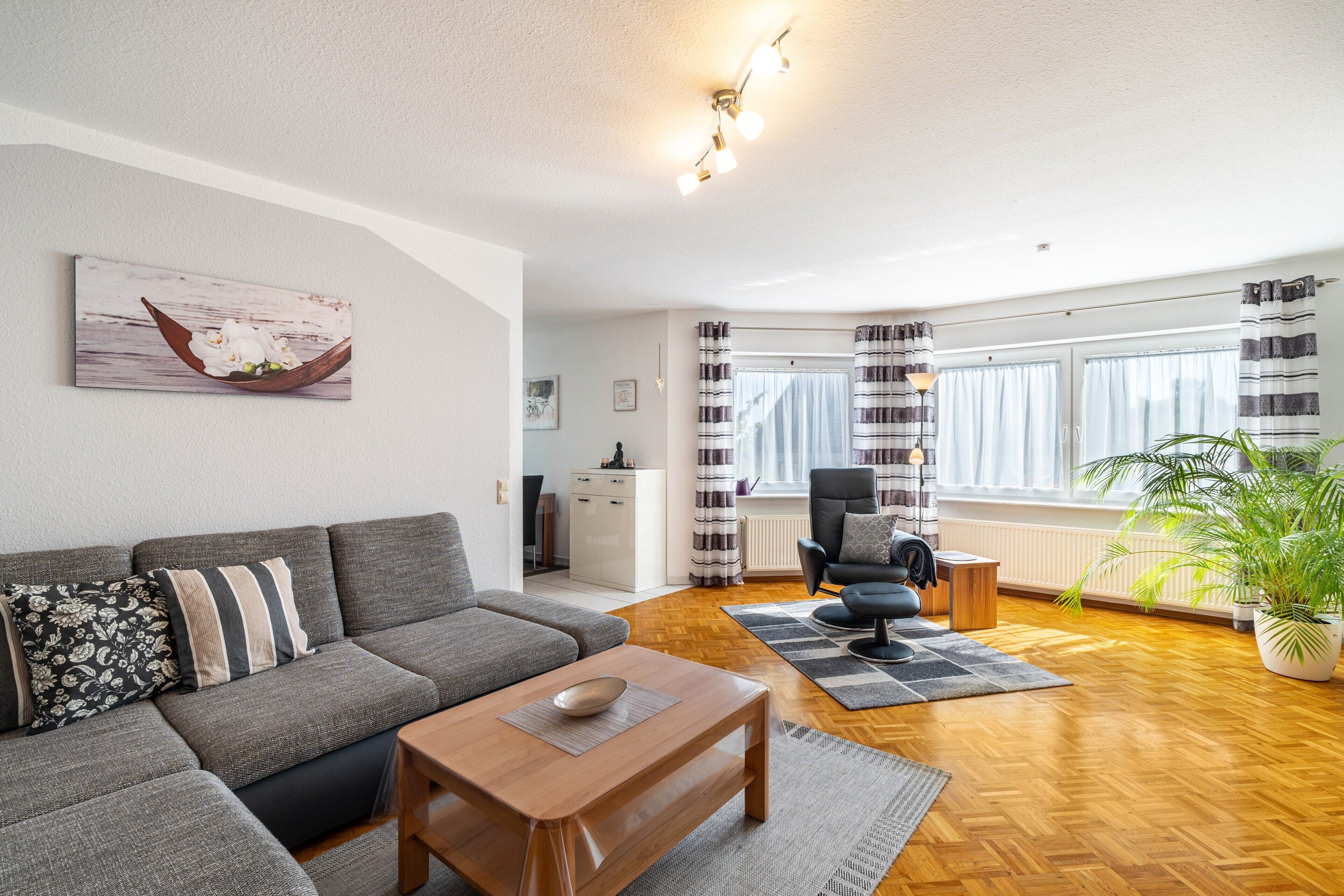 Fernseher, DVD-Player, Stereoanlage