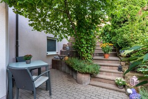 تناول الطعام بالخارج