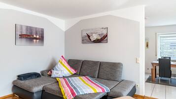 Fernseher, DVD-Player, Stereoanlage