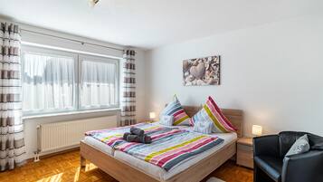 1 bedroom, iron/ironing board, WiFi (free), bed sheets
