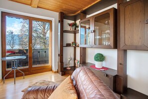 Fernseher, Stereoanlage