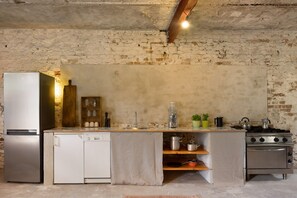 Fridge, oven, stovetop, dishwasher - Guest House 'Schlamau19' 
Apartment with 2 Guest Rooms, Shared Kitchen, Shared Terrace and Garden (Wiesenburg/Mark)