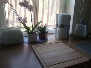 Interior - Apartment 'Kleine Gemütliche Wohnung In Erfurt' with Wi-Fi (Erfurt)