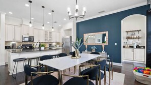 Dining - NO FEES! Family-Friendly: Pool + Game Room (Tampa)