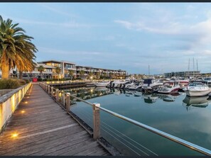 Marina - Martha Cove Family Retreat with Pool Access (Safety Beach)