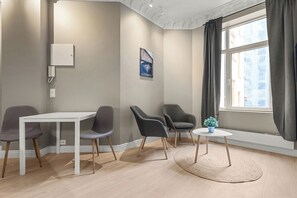 Living area - Forenom Serviced Apartments Majorstuen (Oslo)