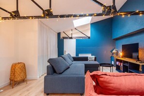 Smart TV - Industrial duplex on the Ile de Nantes (Nantes)