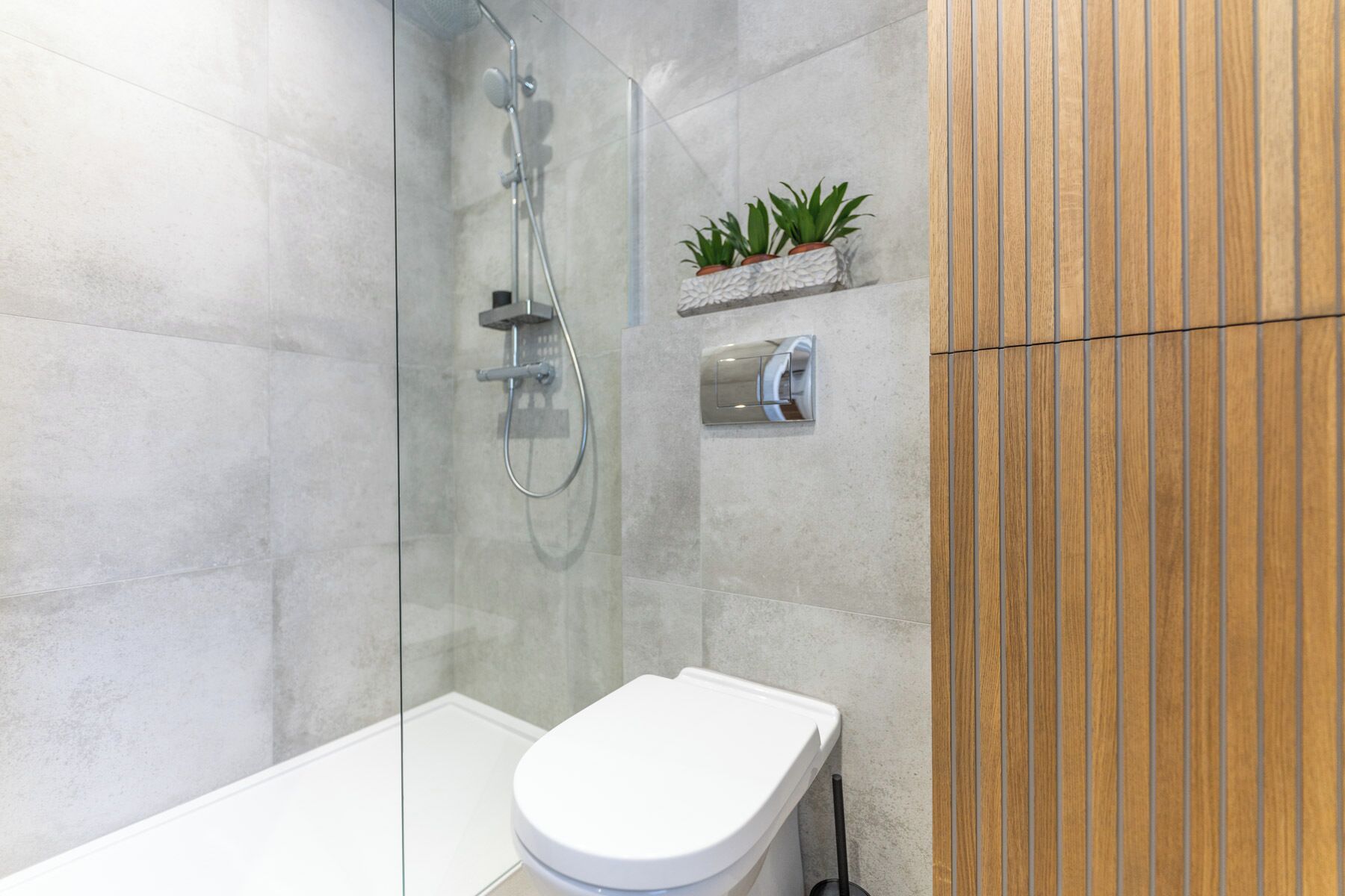 Luxury Apartment | Bathroom
