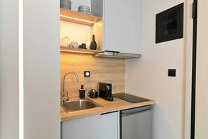 爐具、咖啡機/沖茶器、廚房用具/餐具/器皿