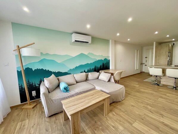 Smart TV, DVD player - Modern apartment in Toulon city center (Toulon)