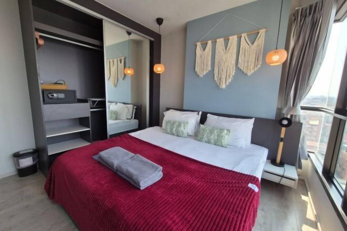 Mørklægningsgardiner, lydisolering, strygejern/strygebræt, gratis Wi-Fi