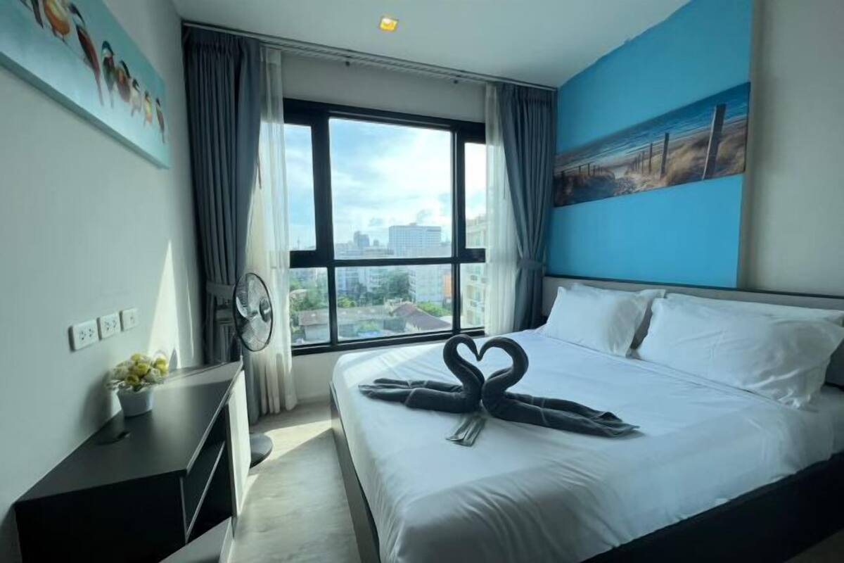 Blackout curtains, soundproofing, iron/ironing board, free WiFi