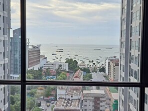 Perfect 2BR 2BA for Family & Friend, City View | Beach/ocean view - The Base Central Pattaya by Mickey (Pattaya)