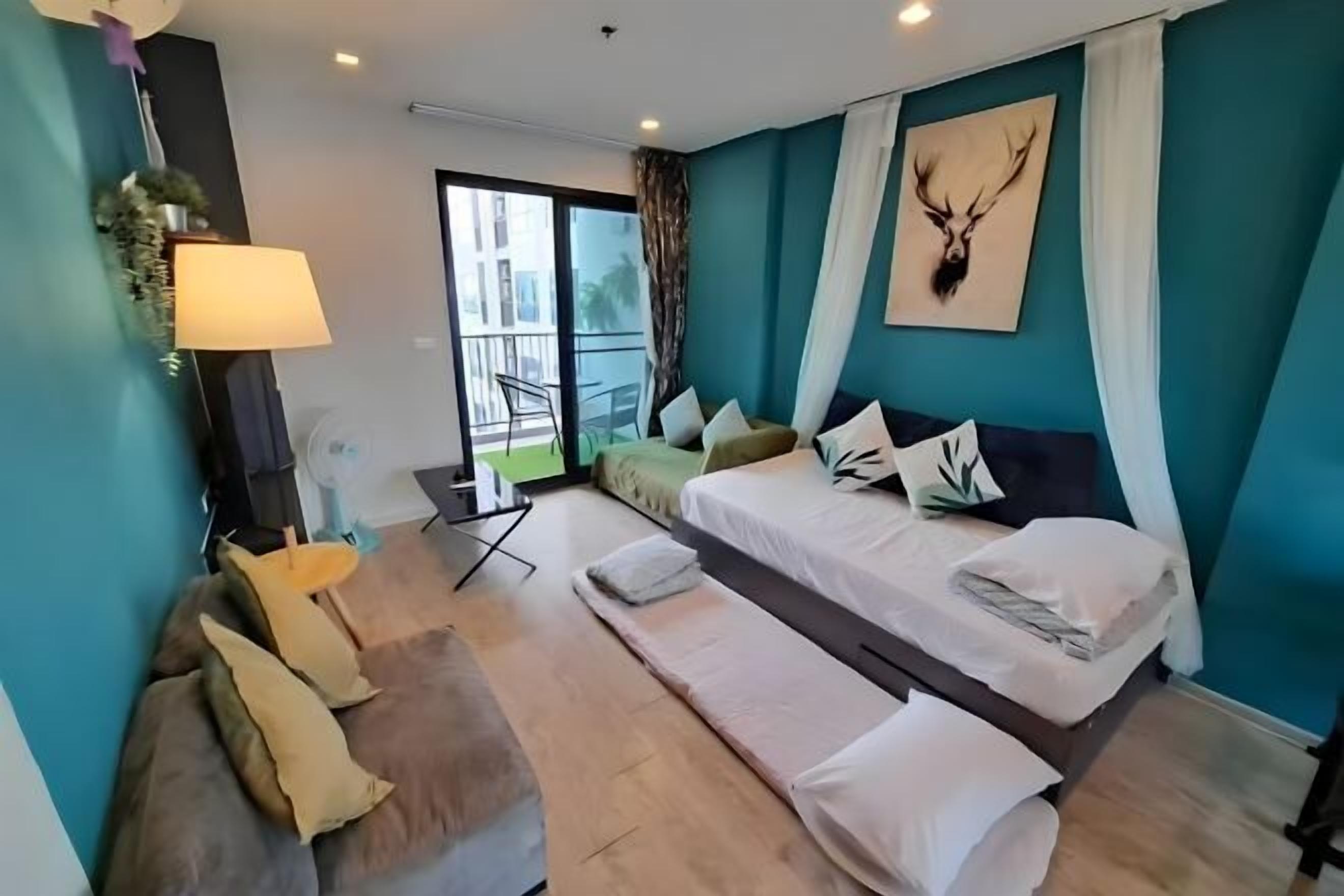 Verdunkelungsvorhänge, schallisolierte Zimmer, Bügeleisen/Bügelbrett