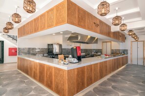 Free daily buffet breakfast - Golden Bee Lifestyle (Hersonissos)