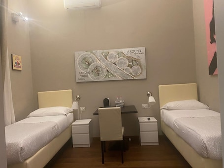 Twin Room | Desk, free WiFi