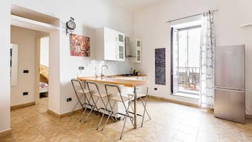 Apartamento, 1 quarto, para fumantes, sacada | Opções para refeição