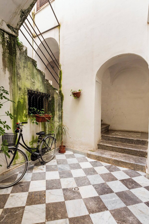 Apartment, 1 Bedroom, Smoking, Balcony | Property grounds