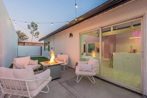 Terrace/patio - The Blush Babe • Old Town Scottsdale • Heated Pool • Selfie Museum (Scottsdale)