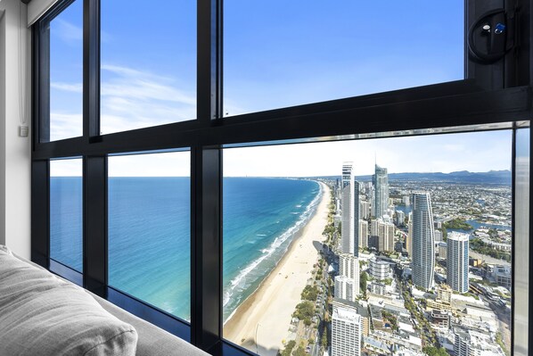 Interior - Luxury Modern 3 Bedroom Apartment with Ocean View (Meriton 6609 - 3N - NB) (Surfers Paradise)