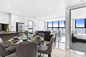 Interior - Modern Luxury 3 Bedroom Unit with Ocean View (Meriton 6609 - 5N - NB) (Surfers Paradise)