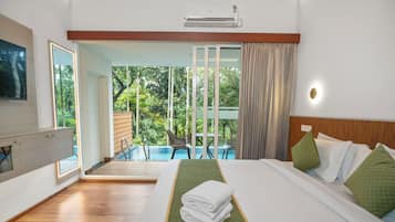 1 bedroom, premium bedding, Select Comfort beds, blackout curtains