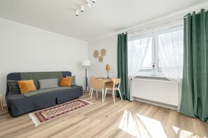 Living room - Modern Studio With Parking by Renters (Katowice)
