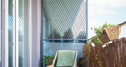 Apartment Balcony & Parking by Renters