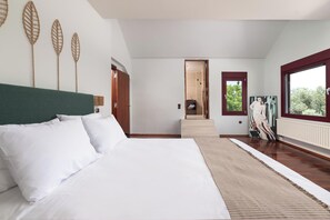 3 chambres, coffres-forts dans les chambres, fer et planche Ă repasser