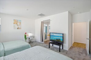 4 bedrooms, desk, iron/ironing board, free WiFi