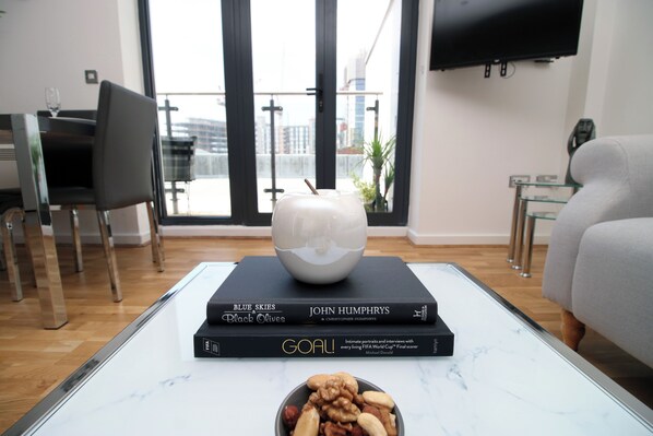 Televisi layar datar 39-inci dengan saluran TV digital, TV, dan Netflix