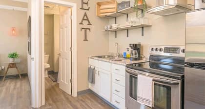Appleton Downtown 1-Bedroom Stay