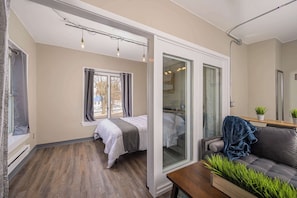 2 chambres, fer et planche à repasser, Wi-Fi, draps fournis
