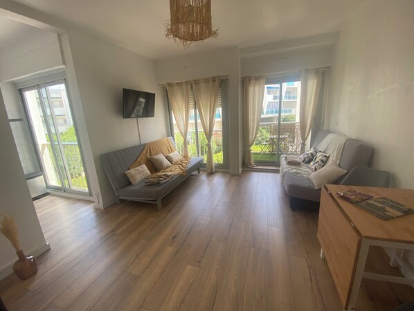 Living area - Le Studio de Noah 100 metres from the beach (La Grande-Motte)