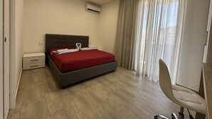 Desk, WiFi (free) - Sea&Sky Rooms (Bari)