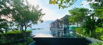 Edge Central Pattaya by Mickey