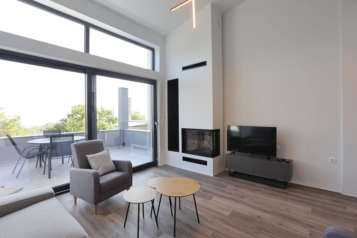 Huvila, tupakointi sallittu | 12 makuuhuonetta, työpöytä