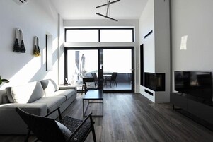 别墅, 吸烟房 | 12 多间卧室、办公桌